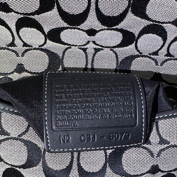 Coach Vintage Crossbody #6079 - Picture 3 of 12